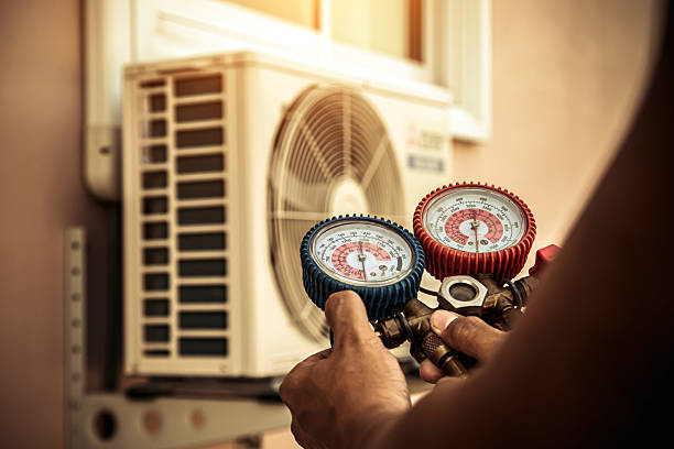 Professional Ac Installation technician working in Red Springs, NC